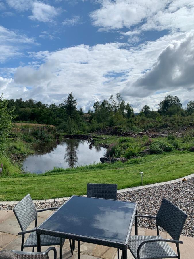 Red Squirrel Pod With Hot Tub * Oban