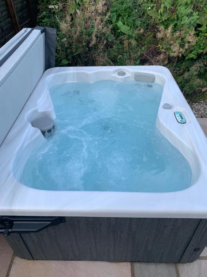 Holiday home Red Squirrel Pod With Hot Tub *