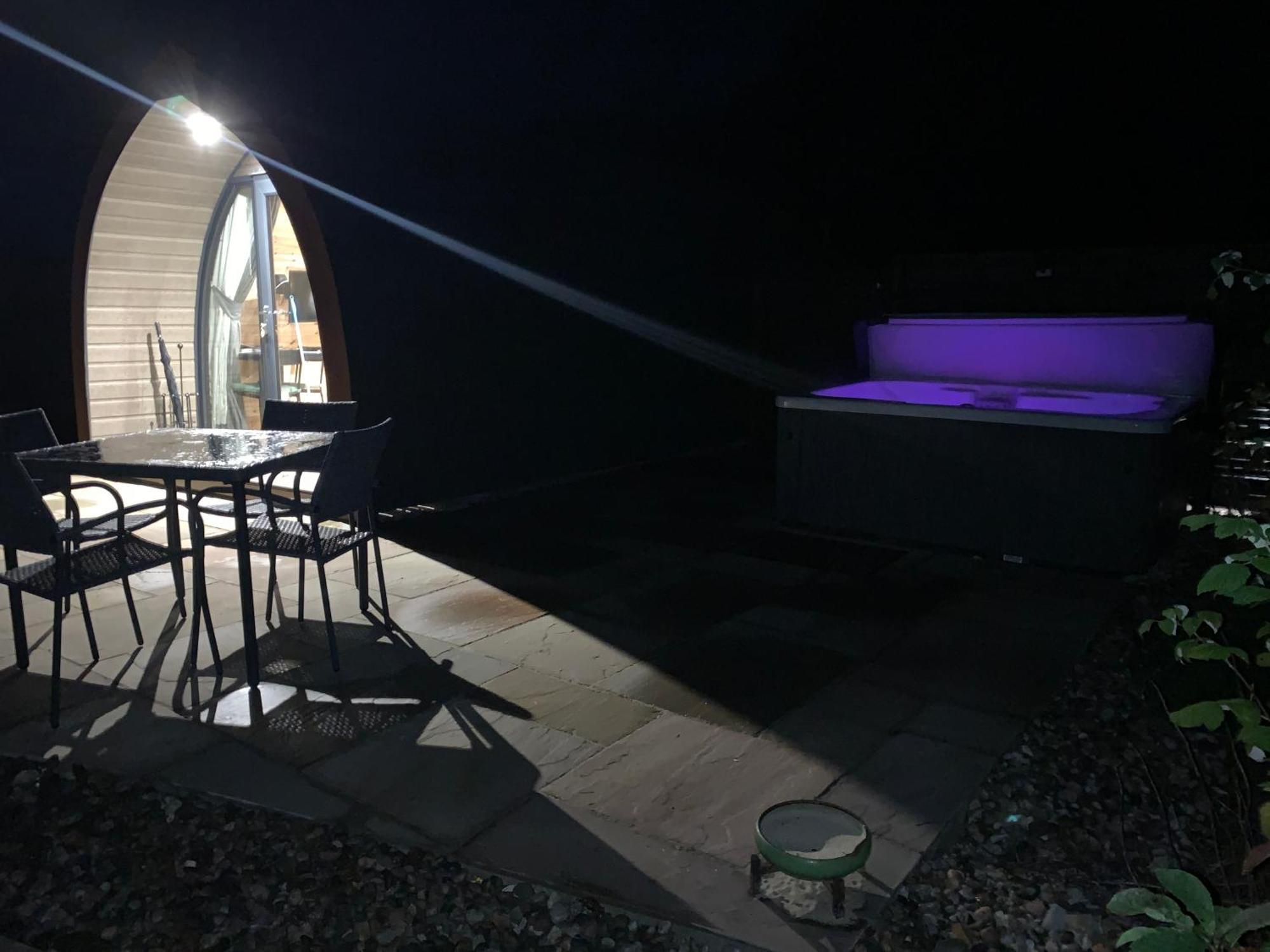 Holiday home Red Squirrel Pod With Hot Tub