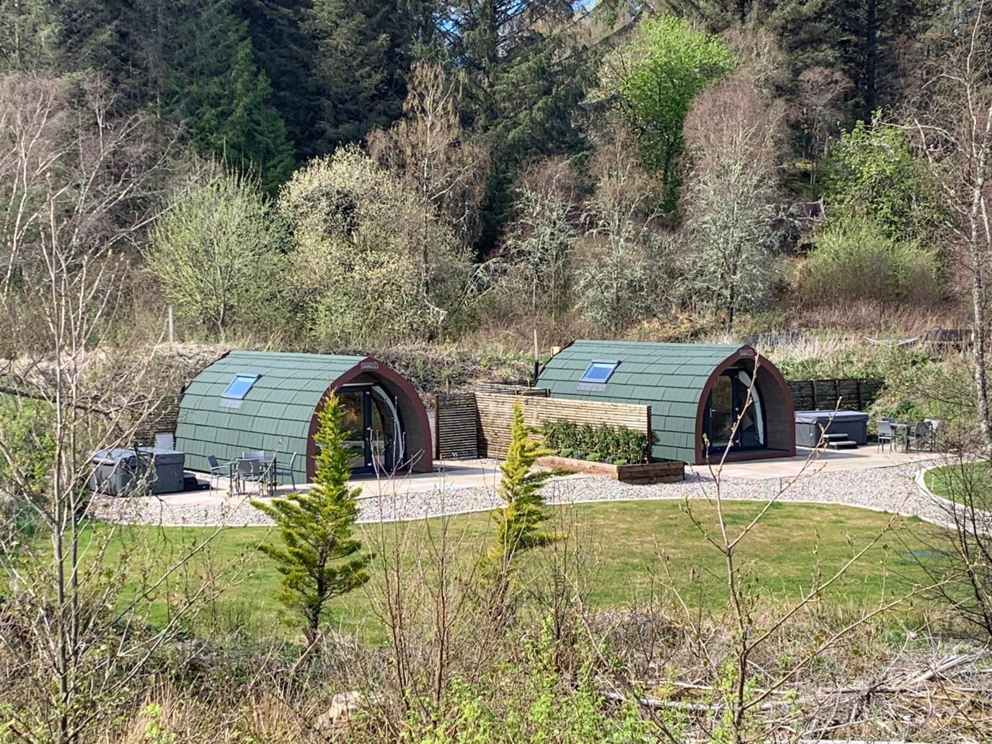 Red Squirrel Pod With Hot Tub *